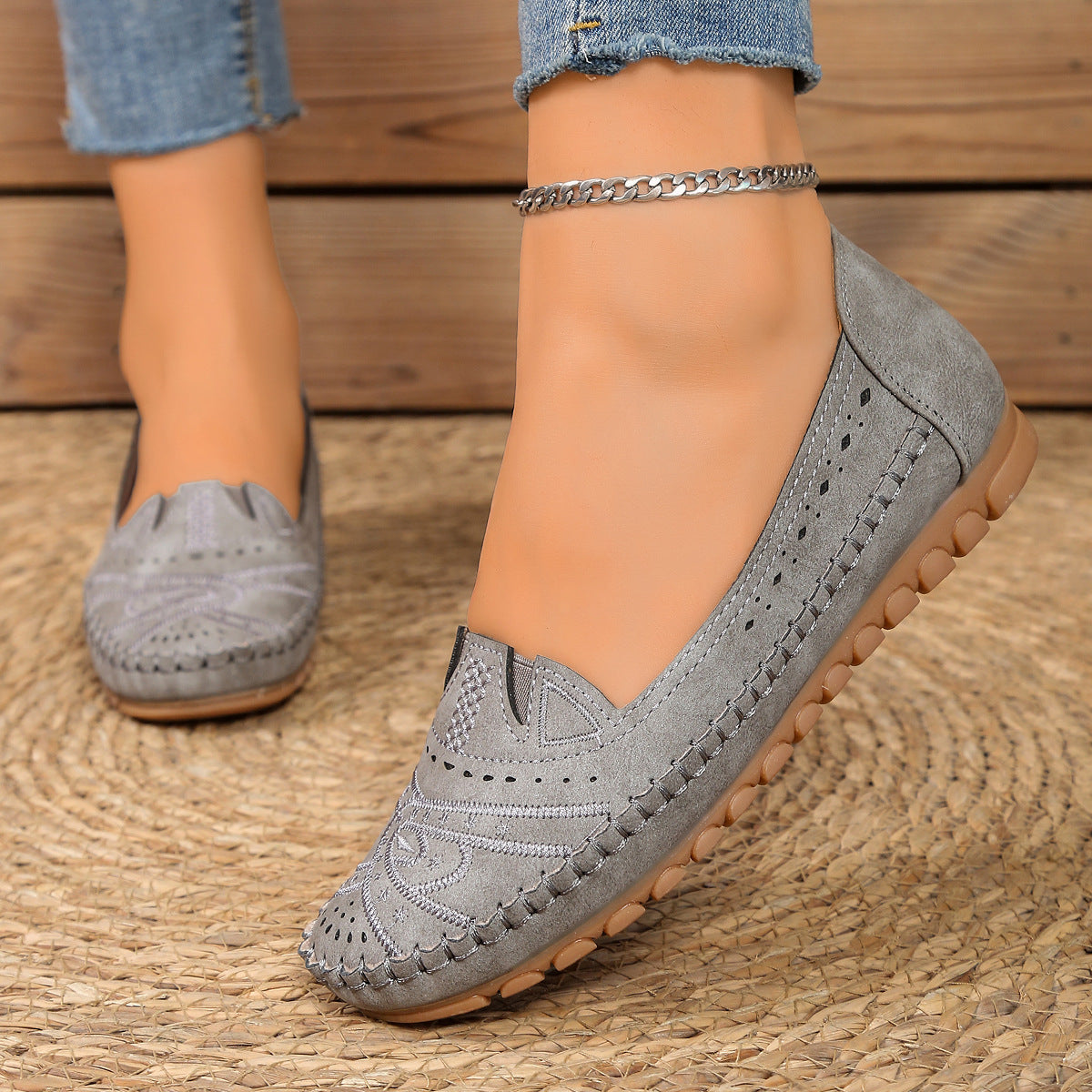 Lightweight, breathable orthopedic leather shoes
