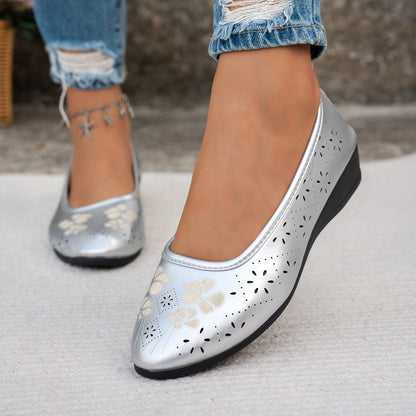 Women's orthopedic slip-on shoes, comfortable and breathable.