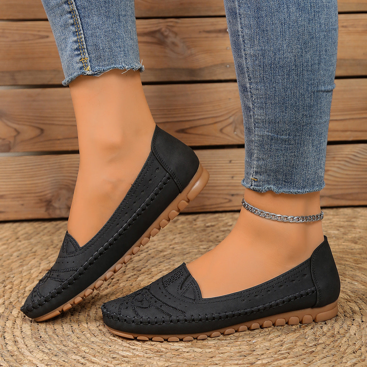 Lightweight, breathable orthopedic leather shoes