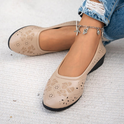 Women's orthopedic slip-on shoes, comfortable and breathable.
