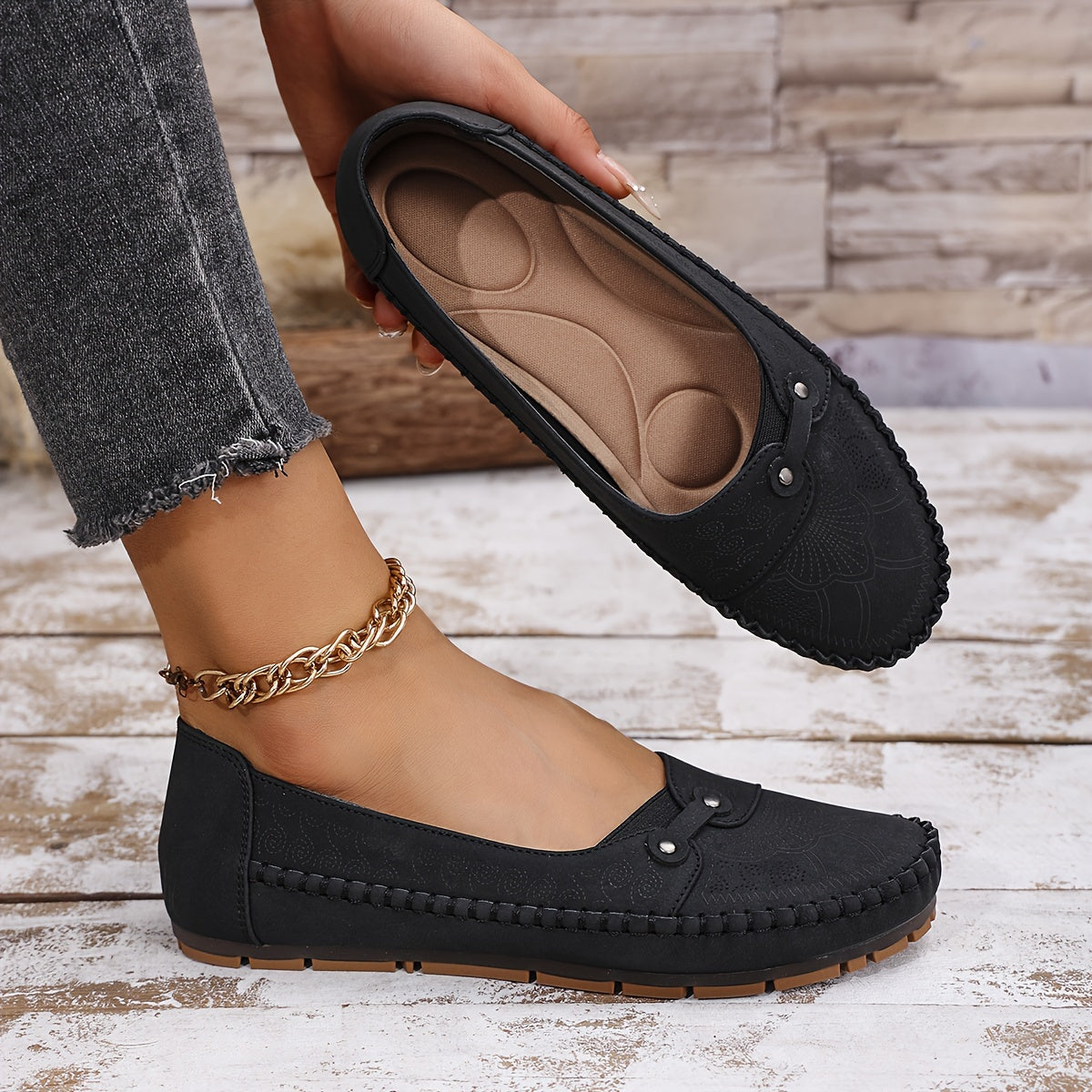 These women's slip-on shoes are lightweight, comfortable, and soft.