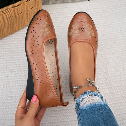 Women's orthopedic slip-on shoes, comfortable and breathable.